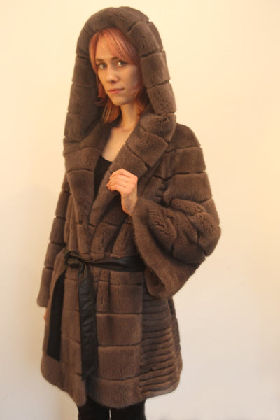 Horizontal Mink Stroller with Hood and Belt